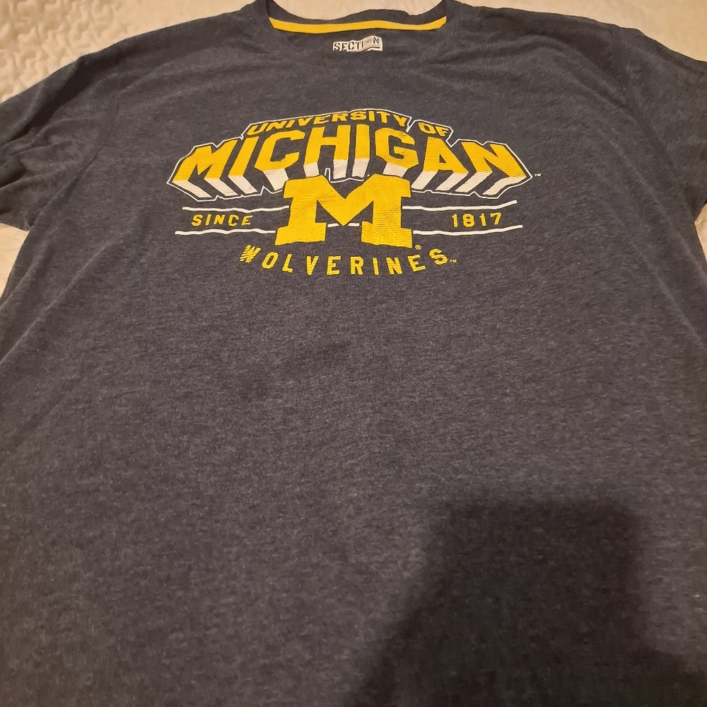 University of Michigan tshirt size Large